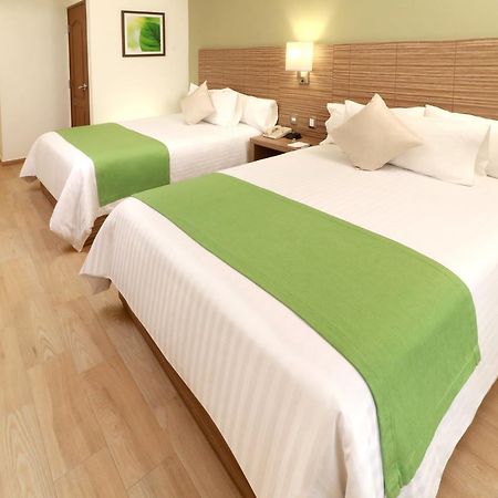 Wyndham Garden Monterrey Valle Real Екстериор снимка
