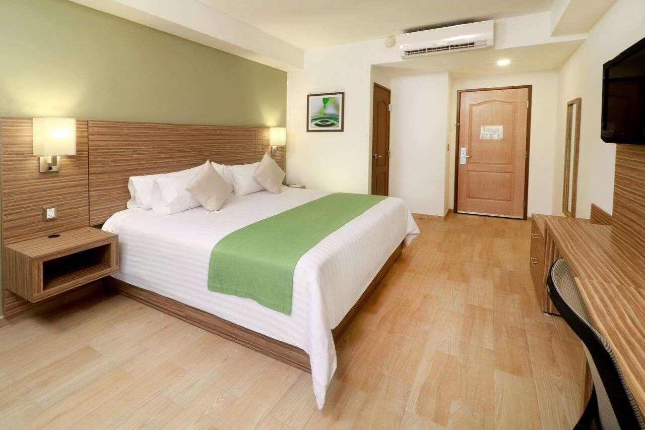 Wyndham Garden Monterrey Valle Real Екстериор снимка