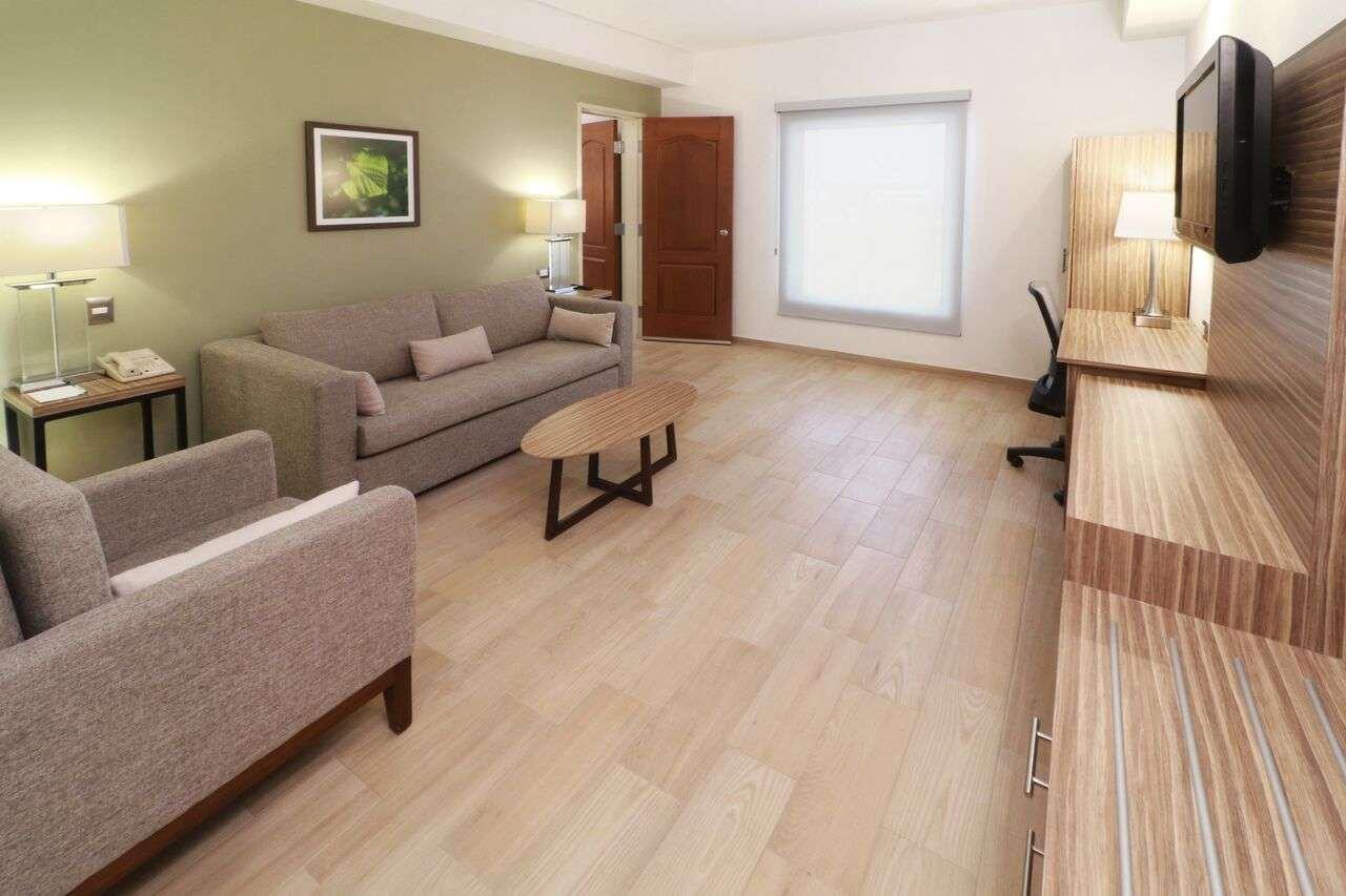Wyndham Garden Monterrey Valle Real Екстериор снимка