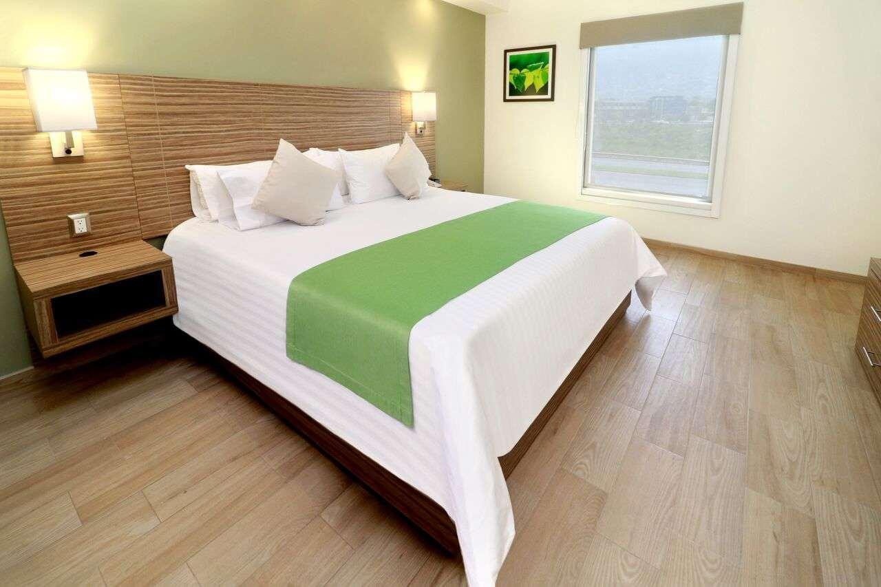 Wyndham Garden Monterrey Valle Real Екстериор снимка