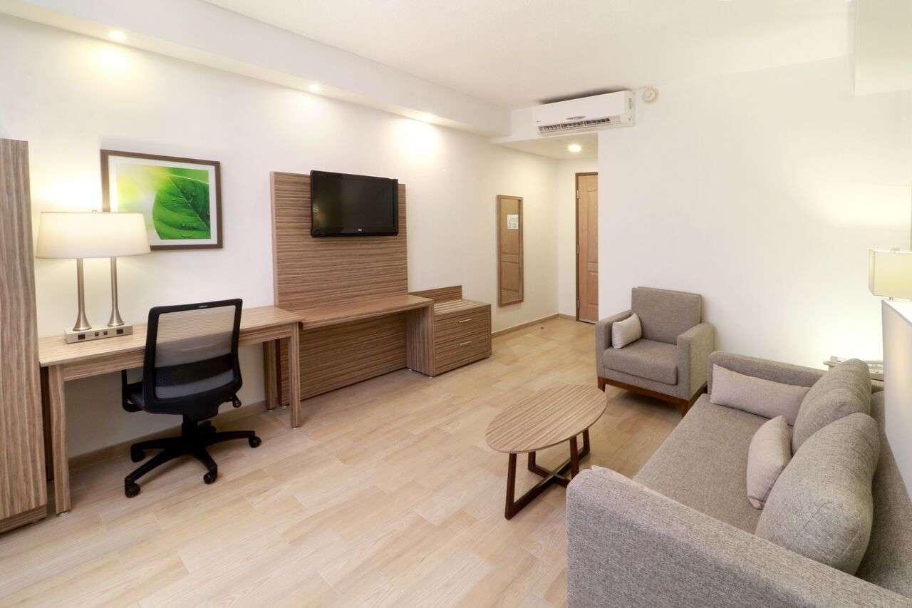 Wyndham Garden Monterrey Valle Real Екстериор снимка