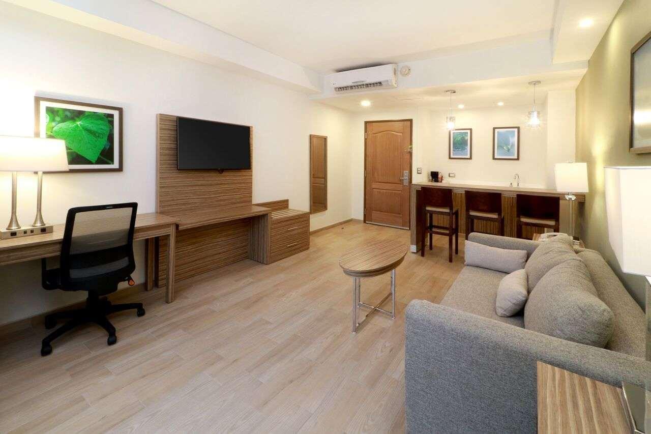 Wyndham Garden Monterrey Valle Real Екстериор снимка