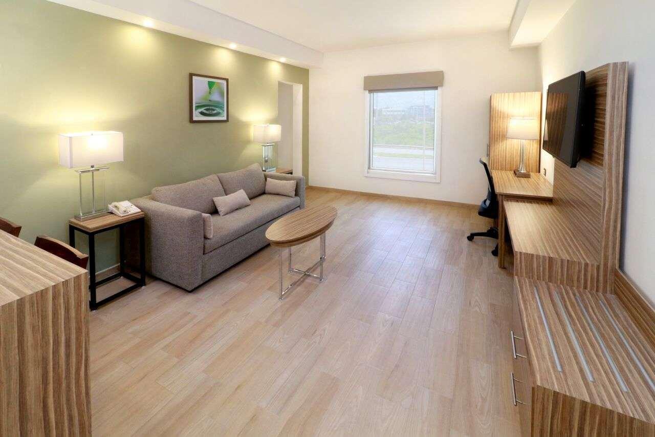 Wyndham Garden Monterrey Valle Real Екстериор снимка