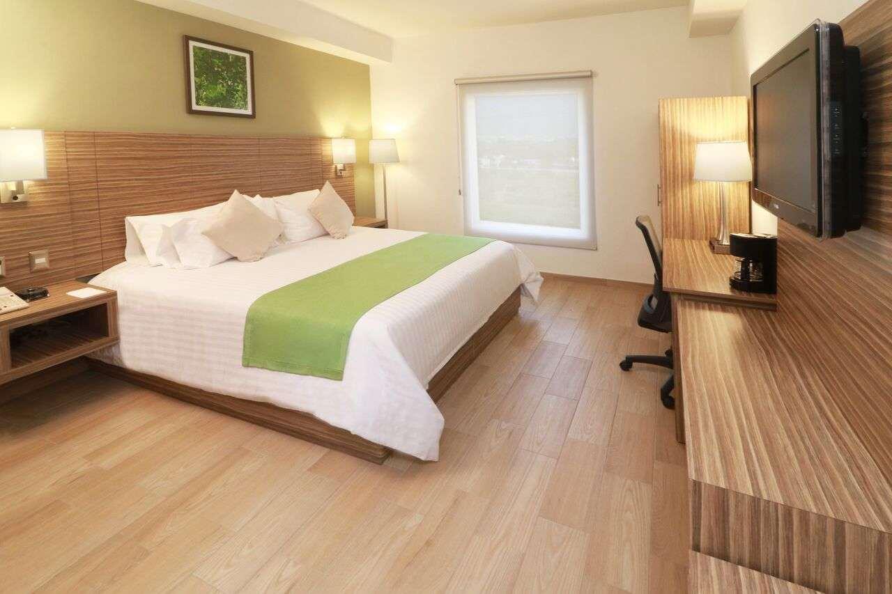Wyndham Garden Monterrey Valle Real Екстериор снимка