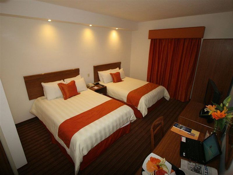 Wyndham Garden Monterrey Valle Real Екстериор снимка