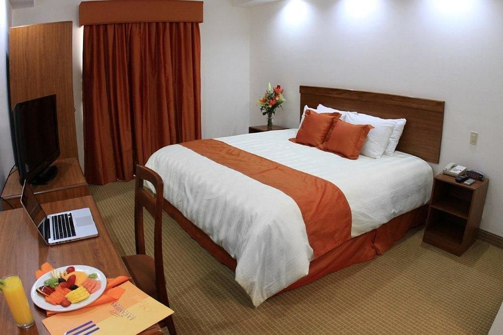 Wyndham Garden Monterrey Valle Real Екстериор снимка