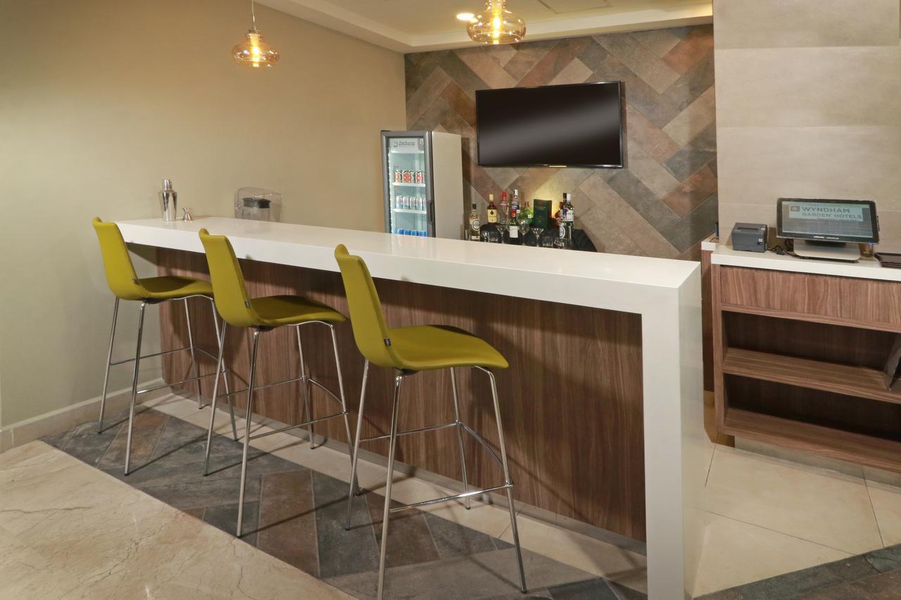 Wyndham Garden Monterrey Valle Real Екстериор снимка